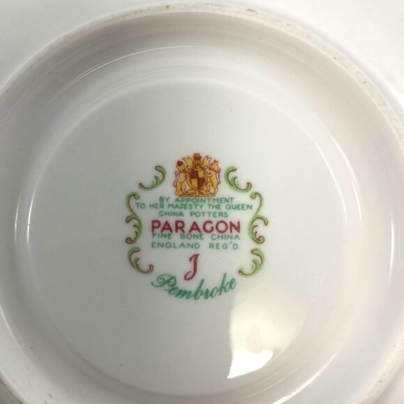 Paragon Pembroke Fine Bone China Teacup & Saucer Set Made in England Red & Gold - Picture 8 of 8